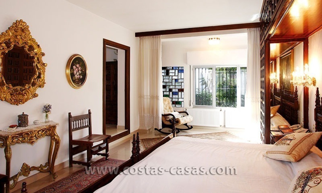 En venta: Villa en primera línea de playa en Marbella 8
