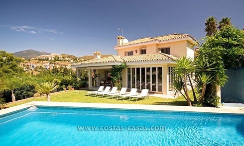 En venta: Ganga villa cerca de Campos de Golf en Nueva Andalucía, Marbella 