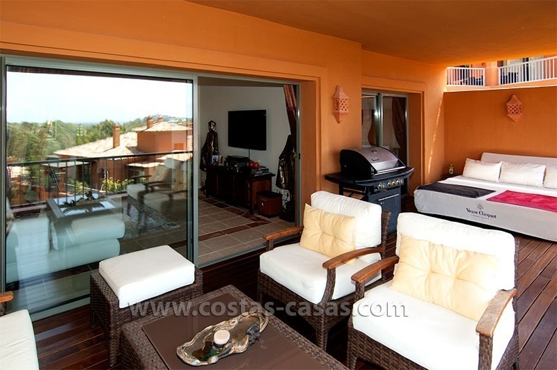 Oportunidad! Apartamento de lujo en venta, con vistas al mar, primera linea de golf en Marbella - Benahavis