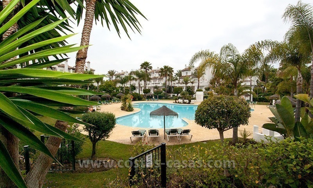 En venta: Casa amplia con acceso a la playa privada, Nueva Milla de Oro, Marbella - Estepona 27