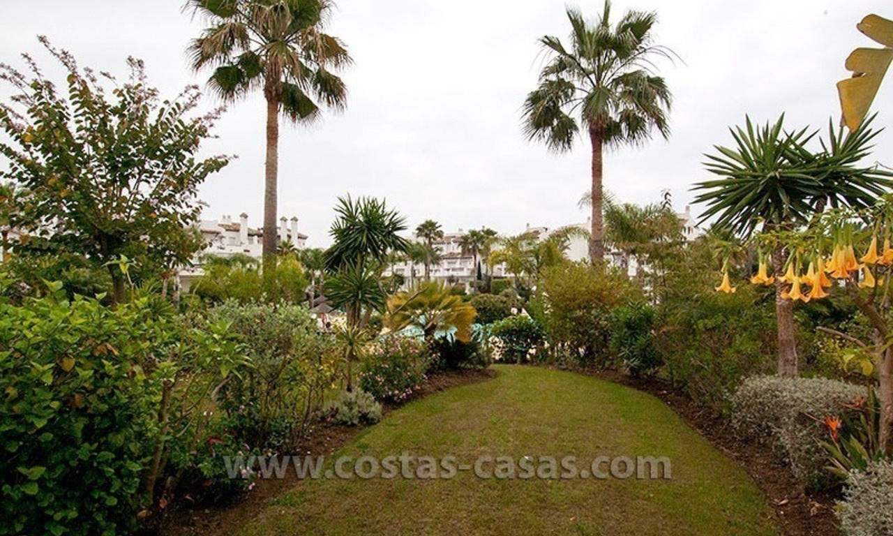En venta: Casa amplia con acceso a la playa privada, Nueva Milla de Oro, Marbella - Estepona 28