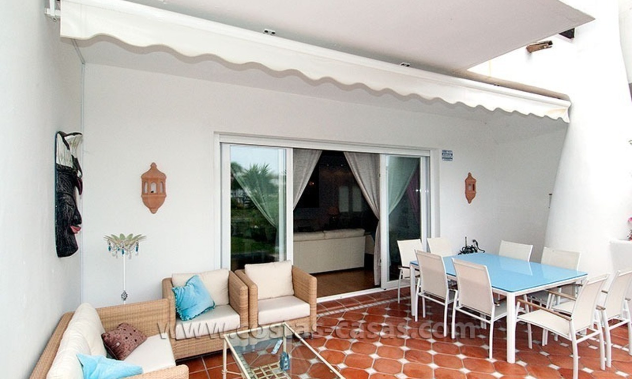 En venta: Casa amplia con acceso a la playa privada, Nueva Milla de Oro, Marbella - Estepona 1