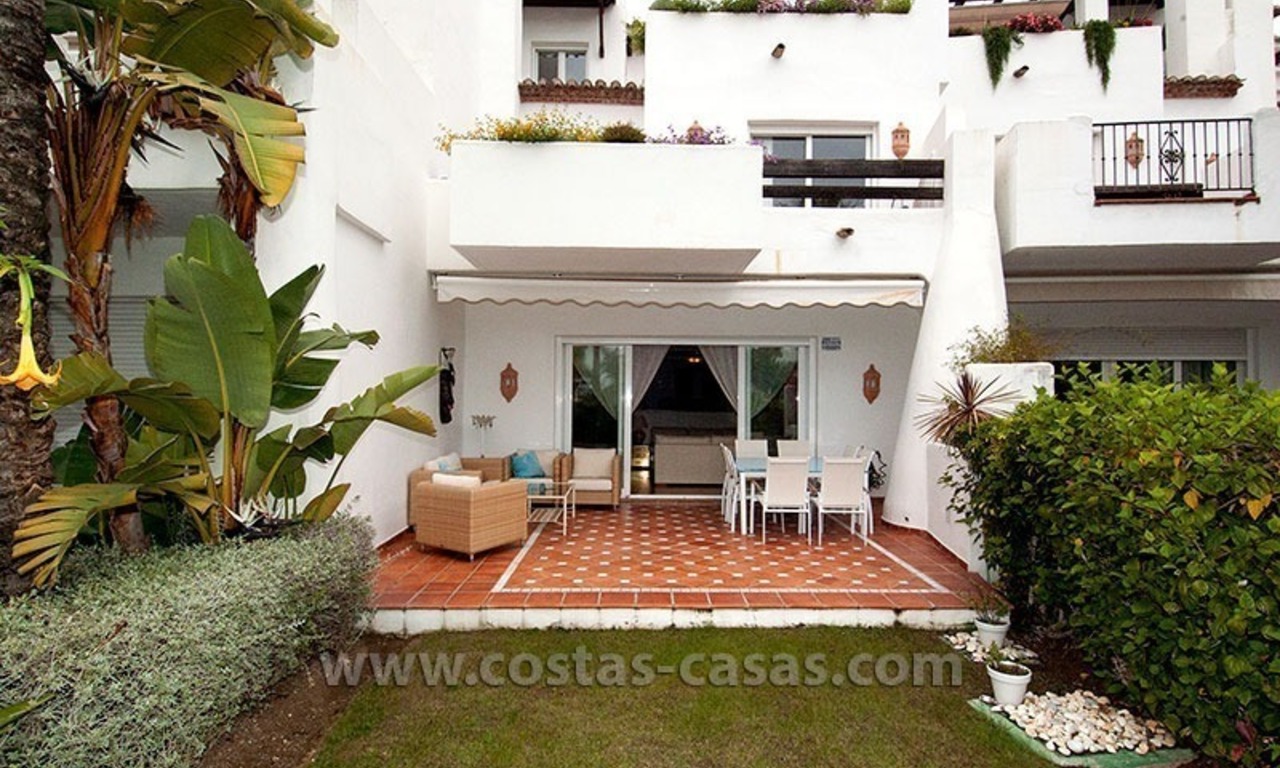 En venta: Casa amplia con acceso a la playa privada, Nueva Milla de Oro, Marbella - Estepona 2