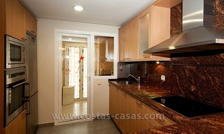 En venta: Casa amplia con acceso a la playa privada, Nueva Milla de Oro, Marbella - Estepona 9