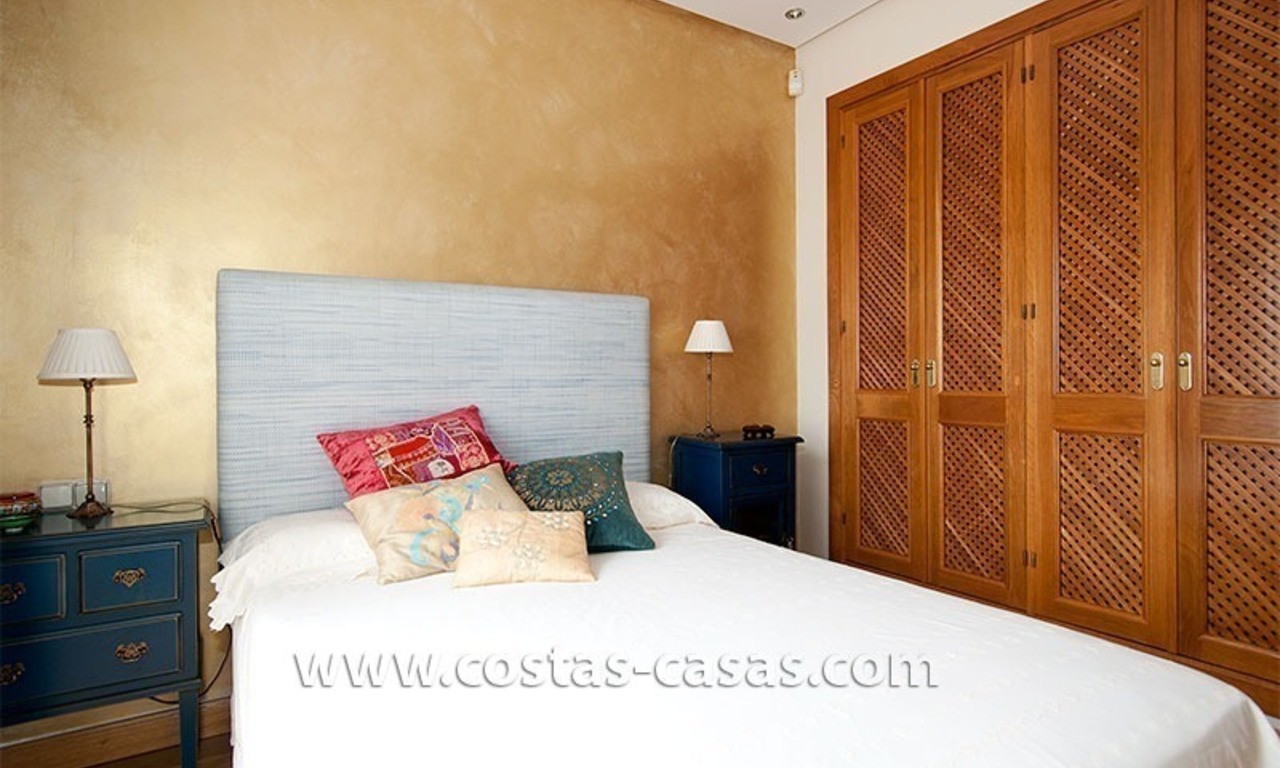 En venta: Casa amplia con acceso a la playa privada, Nueva Milla de Oro, Marbella - Estepona 11