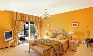 En venta: Apartamento atico al lado de playa y centro de Puerto Banús, Marbella 5