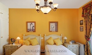 En venta: Apartamento atico al lado de playa y centro de Puerto Banús, Marbella 7