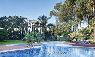 En venta: Apartamento atico al lado de playa y centro de Puerto Banús, Marbella 18