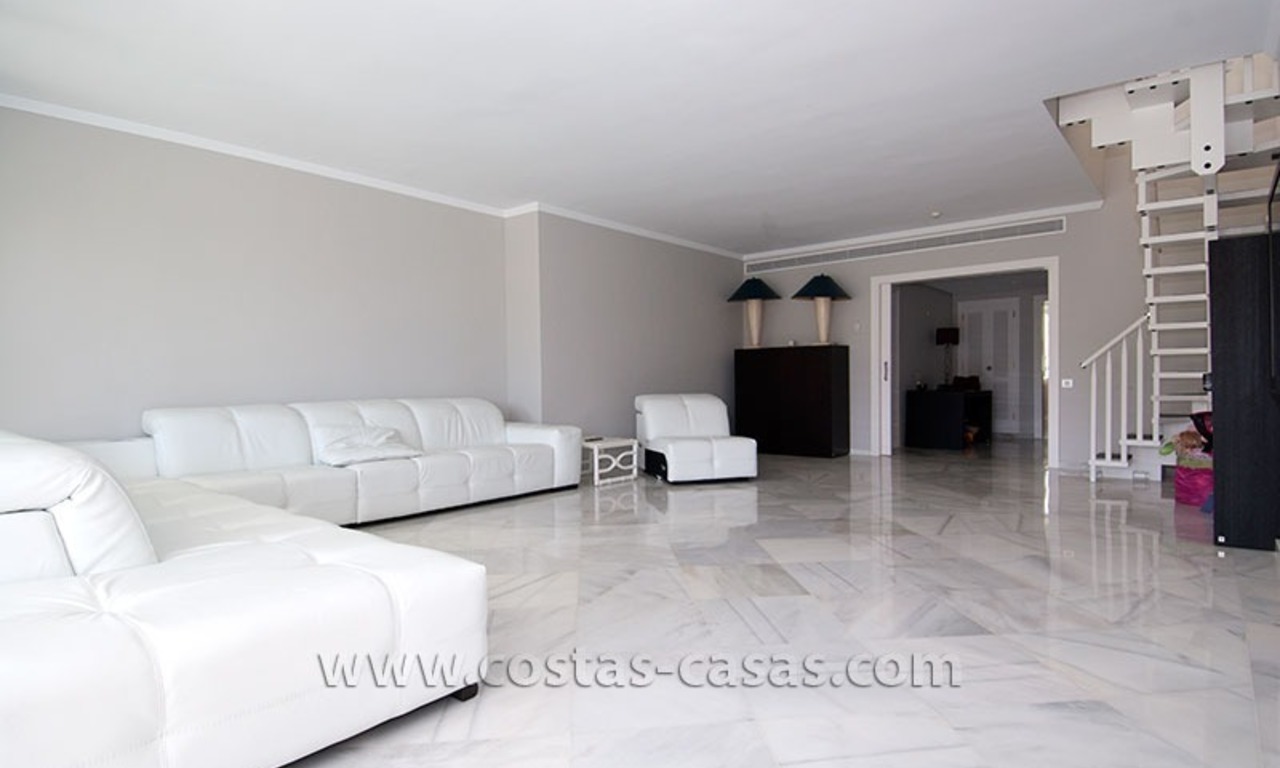 En venta: Moderno Apartamento de golf en prestigiosa parte de Marbella 12
