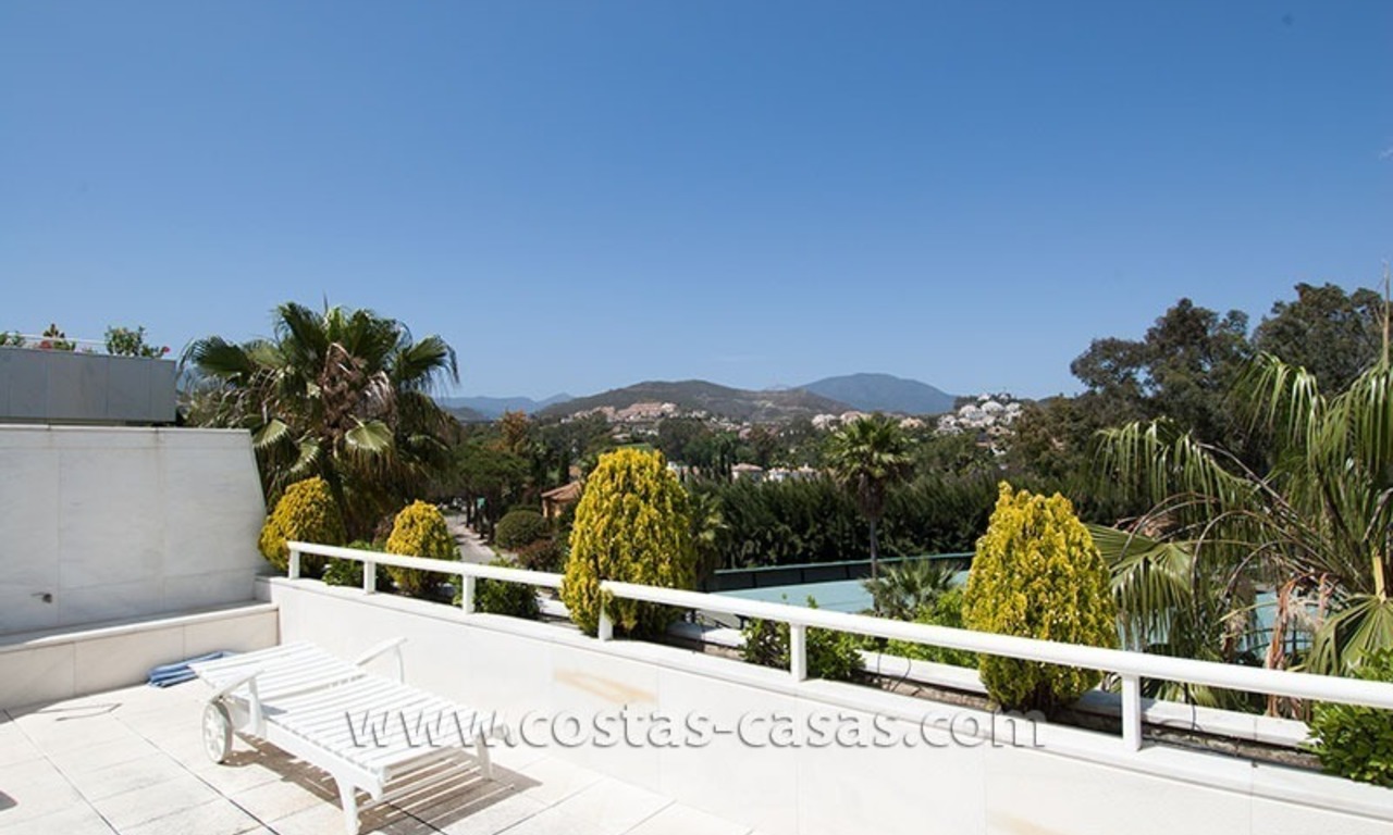 En venta: Moderno Apartamento de golf en prestigiosa parte de Marbella 2