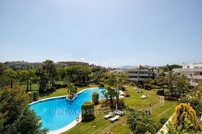 En venta: Moderno Apartamento de golf en prestigiosa parte de Marbella