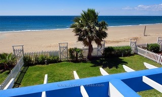 Casa adosada frente al mar, en primera línea de playa en alquiler vacacional, Nueva Milla de Oro, Marbella - Estepona 4