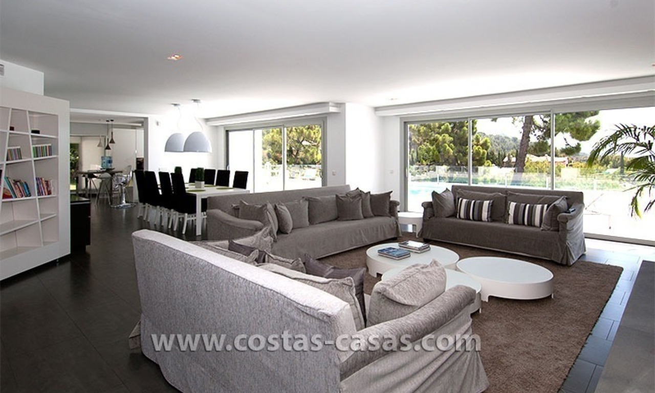 En venta: Villa moderna de lujo, exclusiva zona, Milla de Oro - Marbella 20