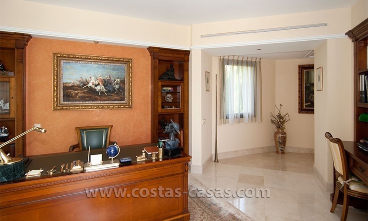 En venta: Villa de lujo en estilo Mediterraneo, Milla de Oro - Marbella 28