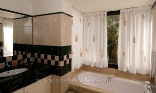 En venta: Villa de lujo en estilo Mediterraneo, Milla de Oro - Marbella 36