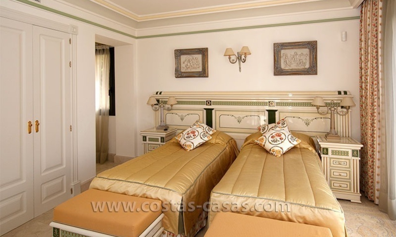 En venta: Villa de lujo en estilo Mediterraneo, Milla de Oro - Marbella 38