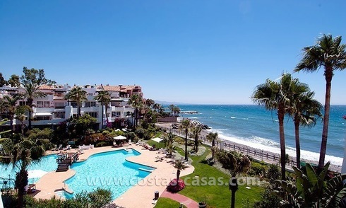 En venta: Ático en Primera Línea de Playa en Puerto Banús, Marbella 