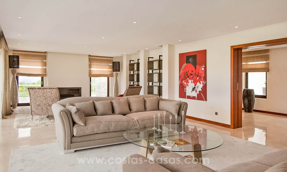 Villa de estilo contemporáneo en venta en La Zagaleta entre Benahavís y Marbella 22720