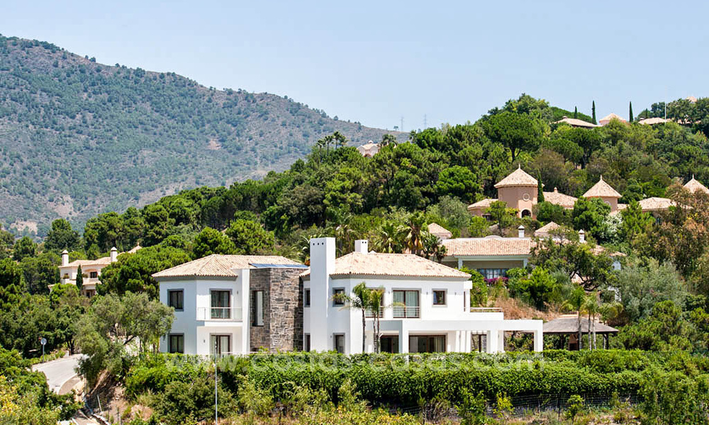 Villa de estilo contemporáneo en venta en La Zagaleta entre Benahavís y Marbella 22727