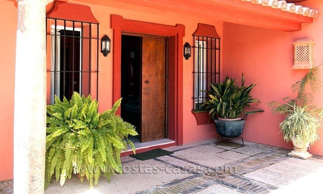 En venta: Villa en primera linea de playa, Marbella Oeste 1