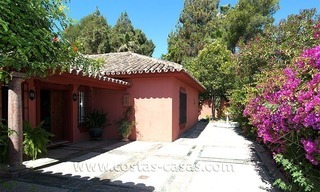 En venta: Villa en primera linea de playa, Marbella Oeste 2
