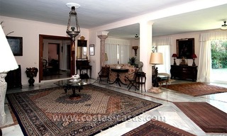 En venta: Villa en primera linea de playa, Marbella Oeste 8