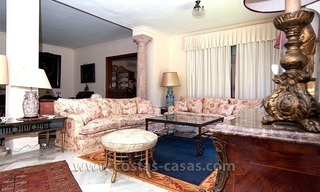 En venta: Villa en primera linea de playa, Marbella Oeste 10