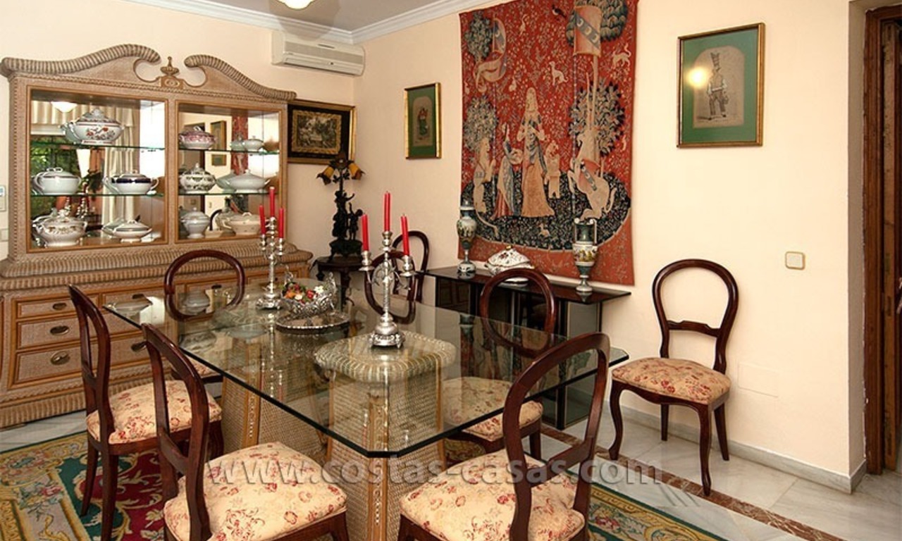 En venta: Villa en primera linea de playa, Marbella Oeste 12