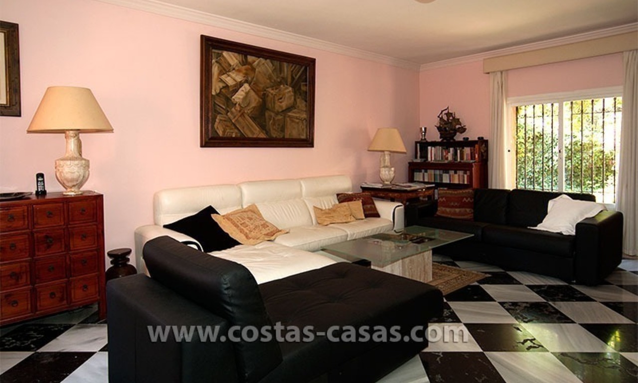 En venta: Villa en primera linea de playa, Marbella Oeste 13