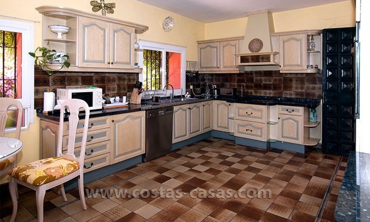 En venta: Villa en primera linea de playa, Marbella Oeste 14