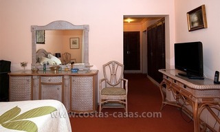 En venta: Villa en primera linea de playa, Marbella Oeste 21