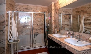 En venta: Villa en primera linea de playa, Marbella Oeste 22