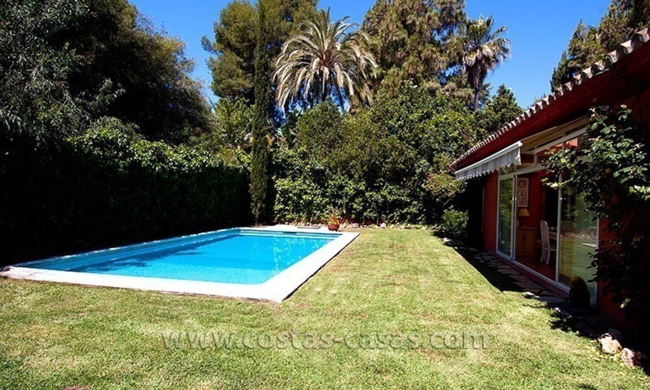 En venta: Villa en primera linea de playa, Marbella Oeste 5