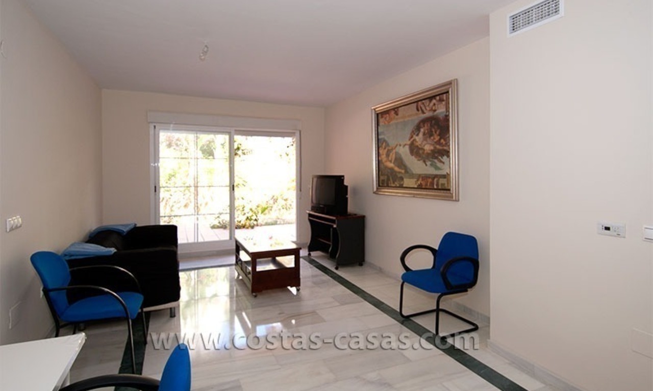 En venta: Ganga Apartamento cerca de playa en Elviria, Marbella Este 2