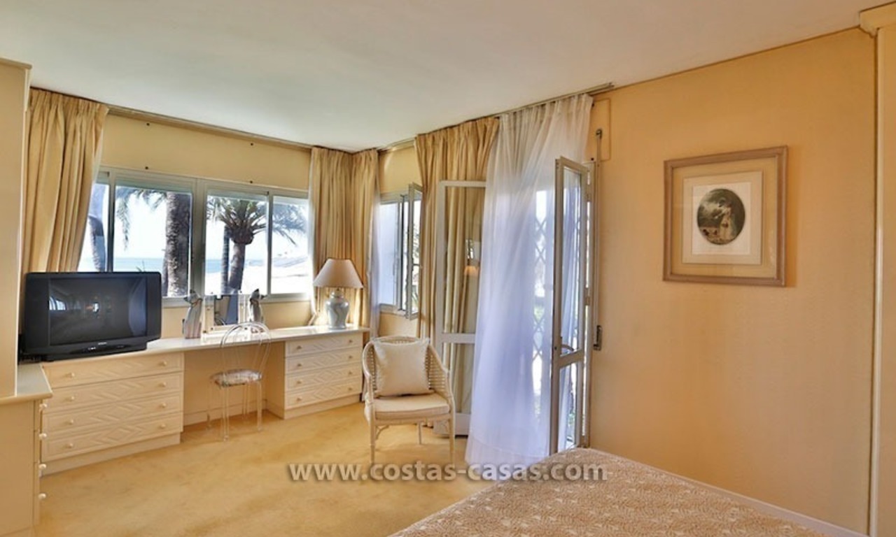 En venta: Apartamento primera linea de playa, San Pedro de Alcántara, Marbella 10