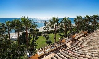 Ático exclusivo situado en primera línea de playa en Puerto Banús, Marbella 0
