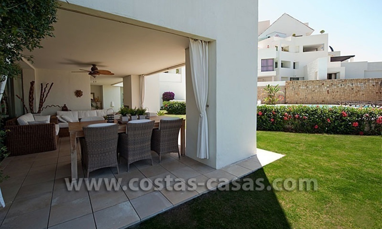 En venta: Apartamento Contemporáneo de Lujo en Primera línea Golf, Benahavis - Marbella - Estepona 4
