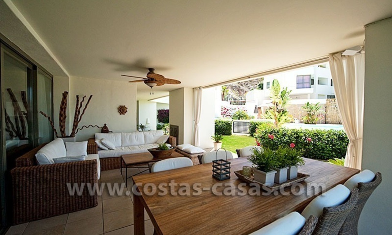 En venta: Apartamento Contemporáneo de Lujo en Primera línea Golf, Benahavis - Marbella - Estepona 5