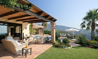 En venta: Villa con la ubicación única y enorme parcela en Benahavís - Marbella 13