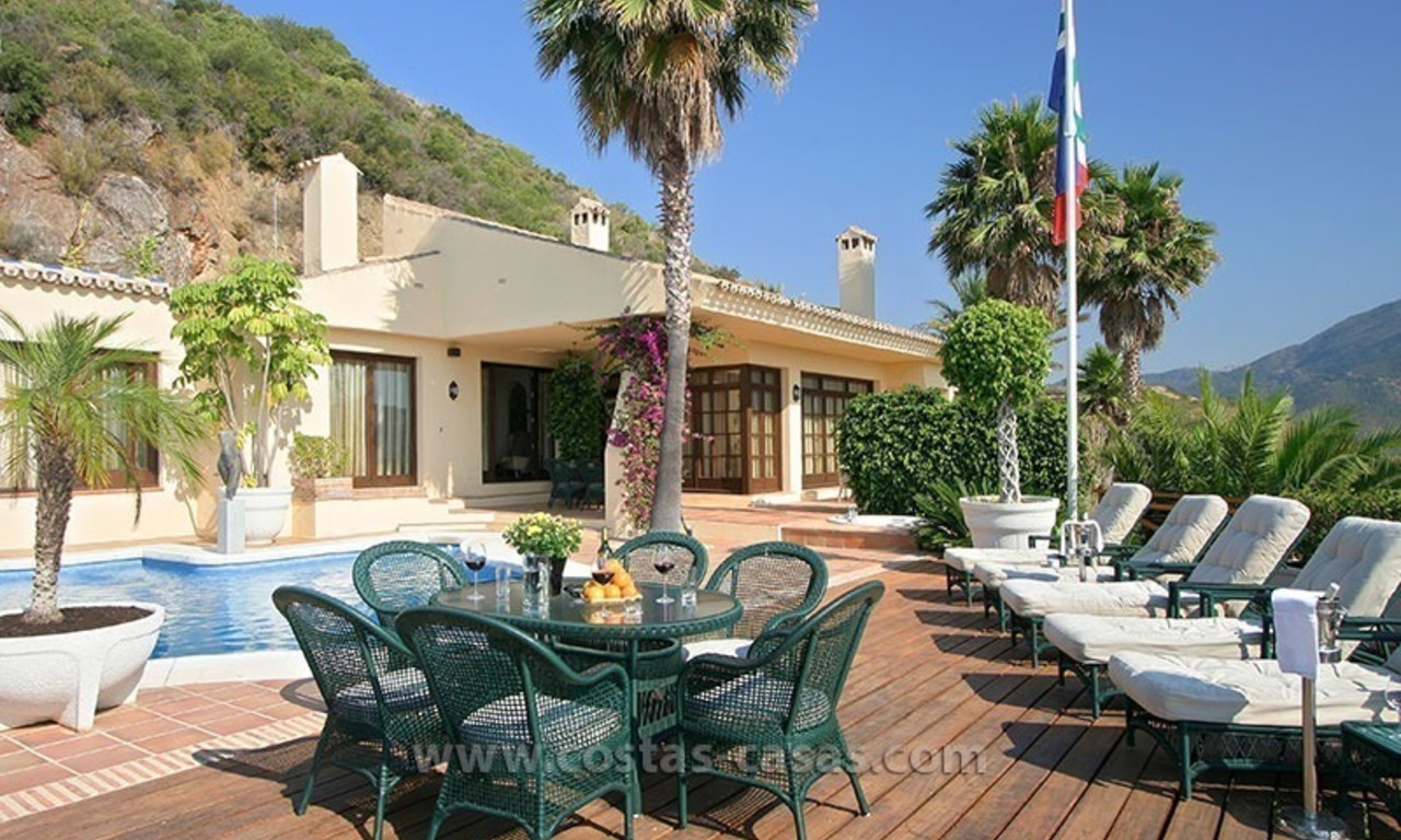 En venta: Villa con la ubicación única y enorme parcela en Benahavís - Marbella 18