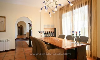 En venta: Villa con la ubicación única y enorme parcela en Benahavís - Marbella 29