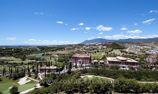 En alquiler para vacaciones: Apartamento a estrenar de lujo en Golf Resort con vistas al mar, entre Marbella y Estepona 4