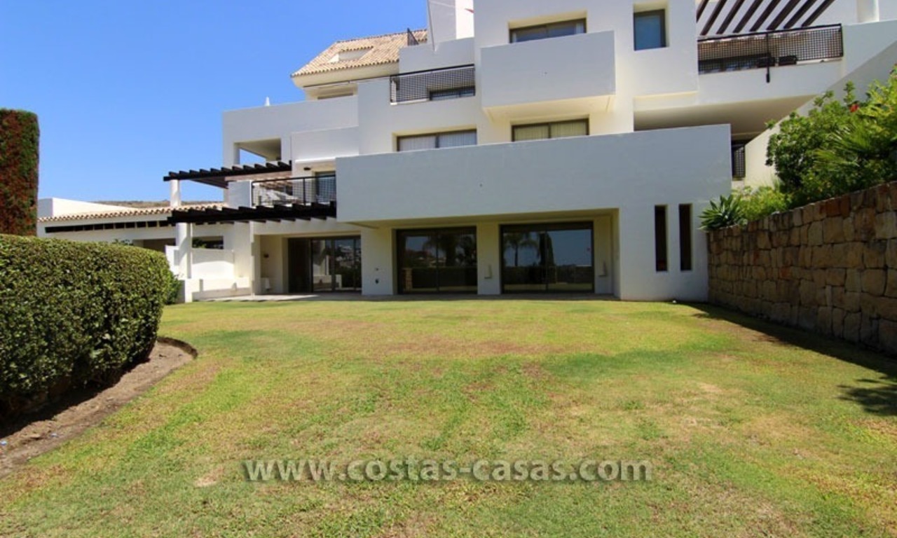En Venta: Amplio apartamento de 2 dormitorios en el Golf Resort en Benahavís - Marbella 3