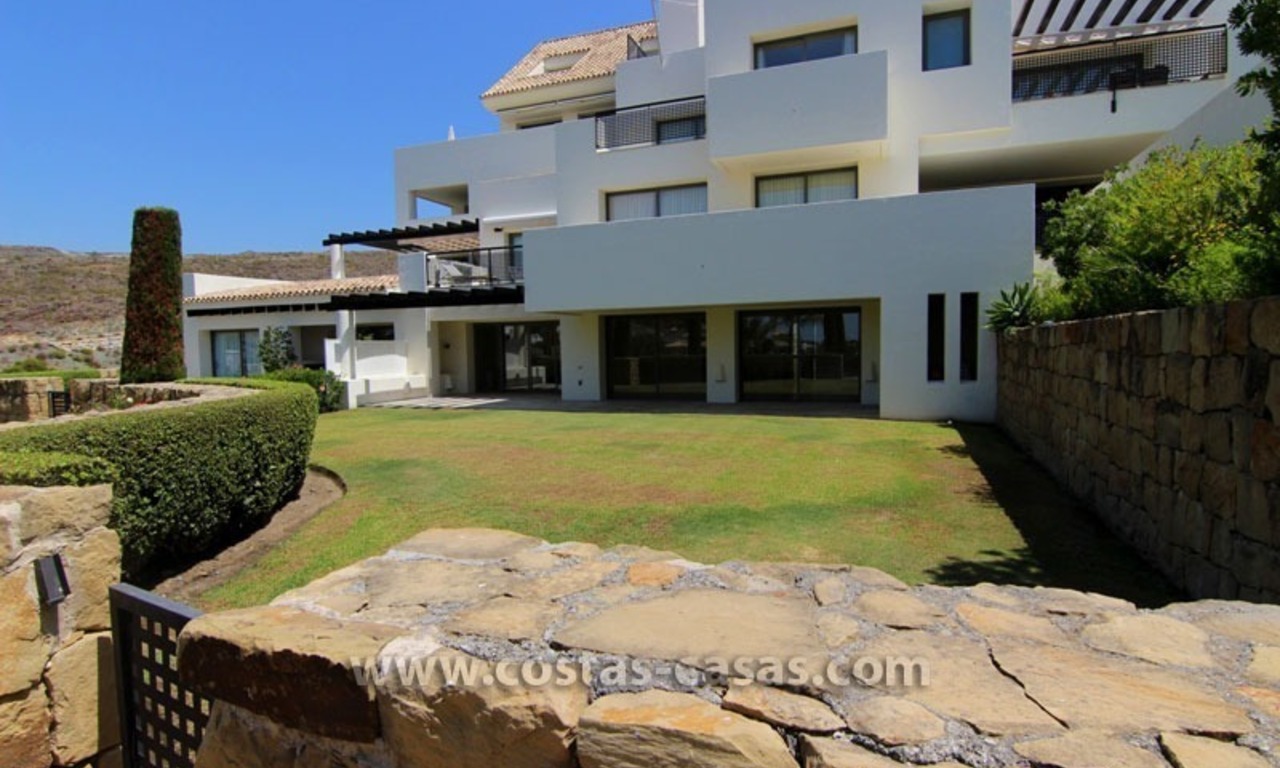 En Venta: Amplio apartamento de 2 dormitorios en el Golf Resort en Benahavís - Marbella 0