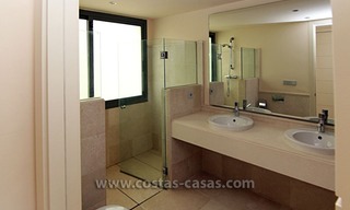 En Venta: Amplio apartamento de 2 dormitorios en el Golf Resort en Benahavís - Marbella 15