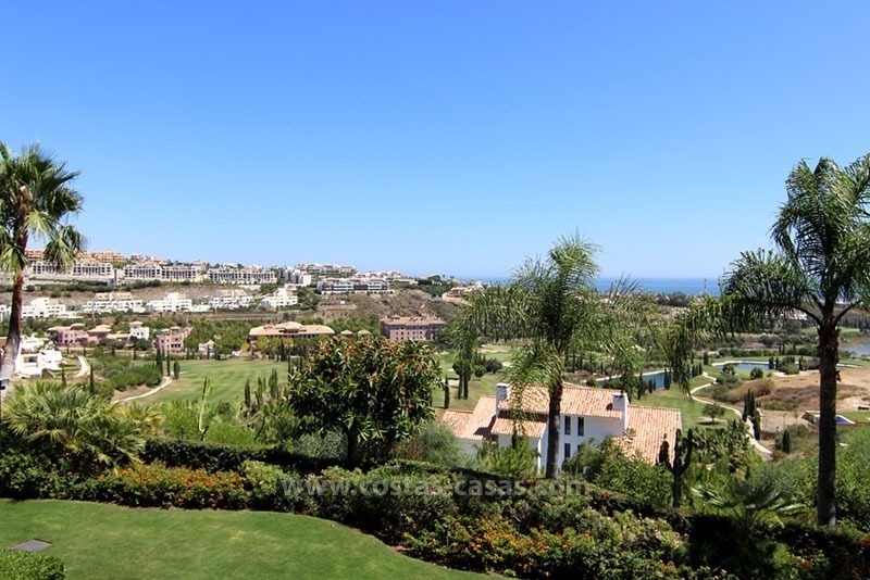 En Venta: Excelente Apartamento, Golf Resort en Benahavis - Marbella