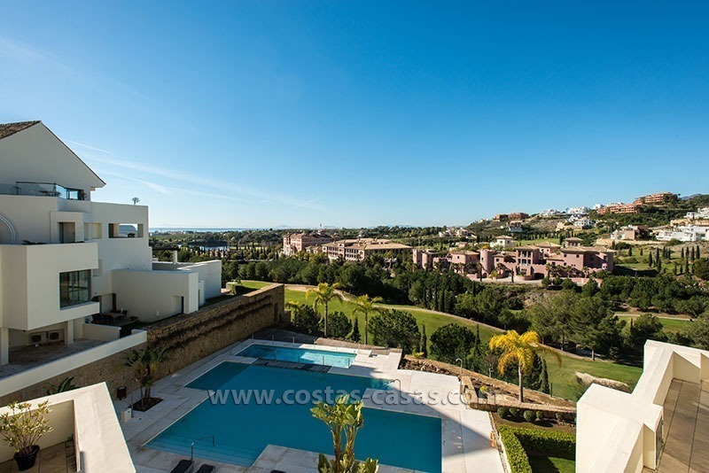 En venta: Apartamento de calidad superior con 2 dormitorios, Golf Resort, Benahavís - Marbella
