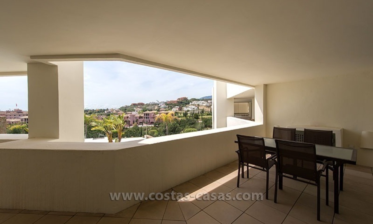 En venta: Apartamento de calidad superior con 2 dormitorios, Golf Resort, Benahavís - Marbella 2
