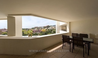 En venta: Apartamento de calidad superior con 2 dormitorios, Golf Resort, Benahavís - Marbella 2