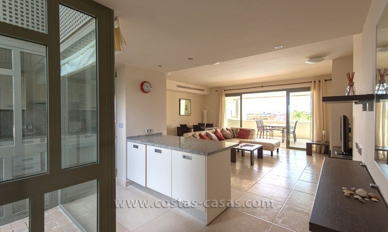 En venta: Apartamento de calidad superior con 2 dormitorios, Golf Resort, Benahavís - Marbella 3